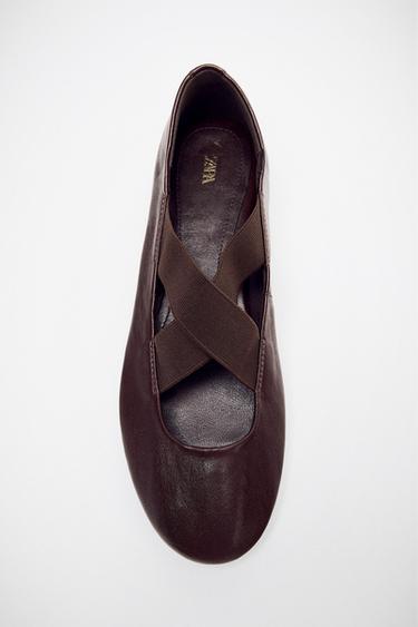 LEATHER BALLET FLATS WITH CROSSED ELASTIC STRAPS - Chocolate Brown by Zara