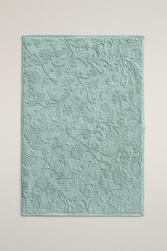 FLORAL JACQUARD BATH MAT - Sea green by Zara - Image 0