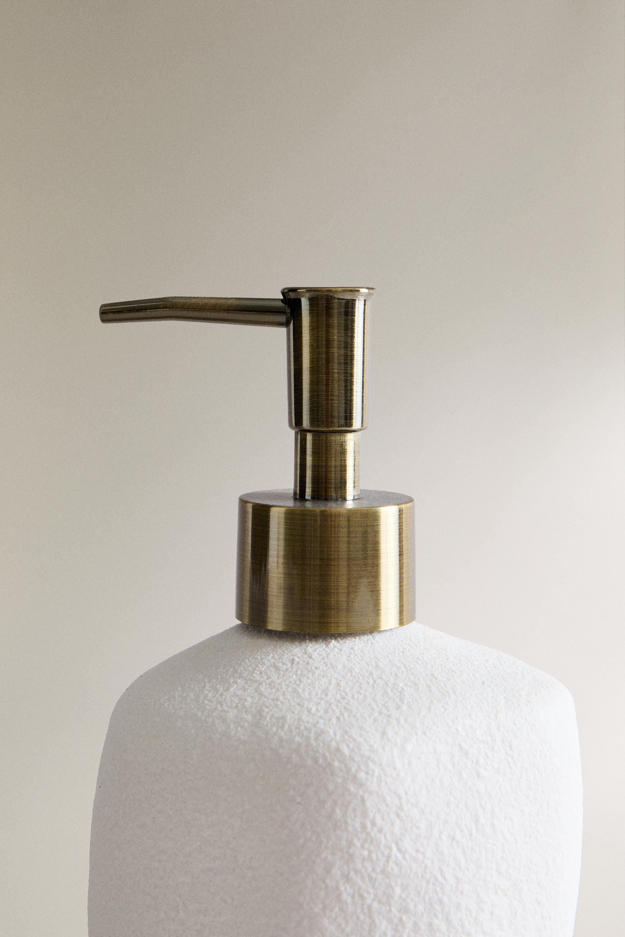 TEXTURED SOAP DISPENSER — White