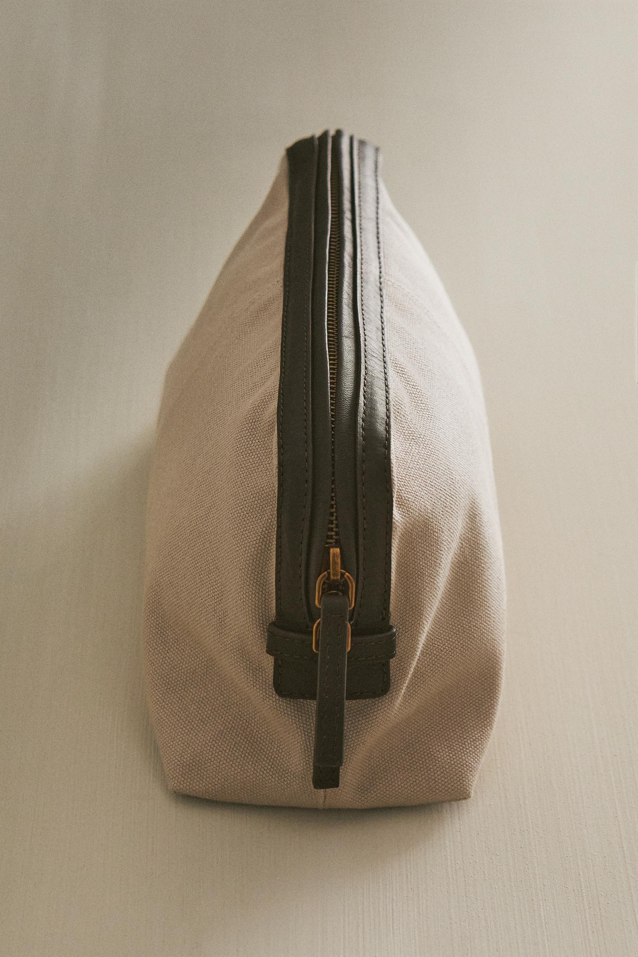 CANVAS LEATHER WASH BAG — Taupe Gray