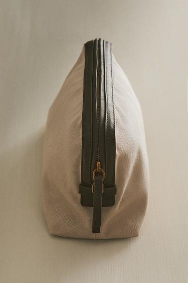 CANVAS LEATHER WASH BAG — Taupe Gray 1