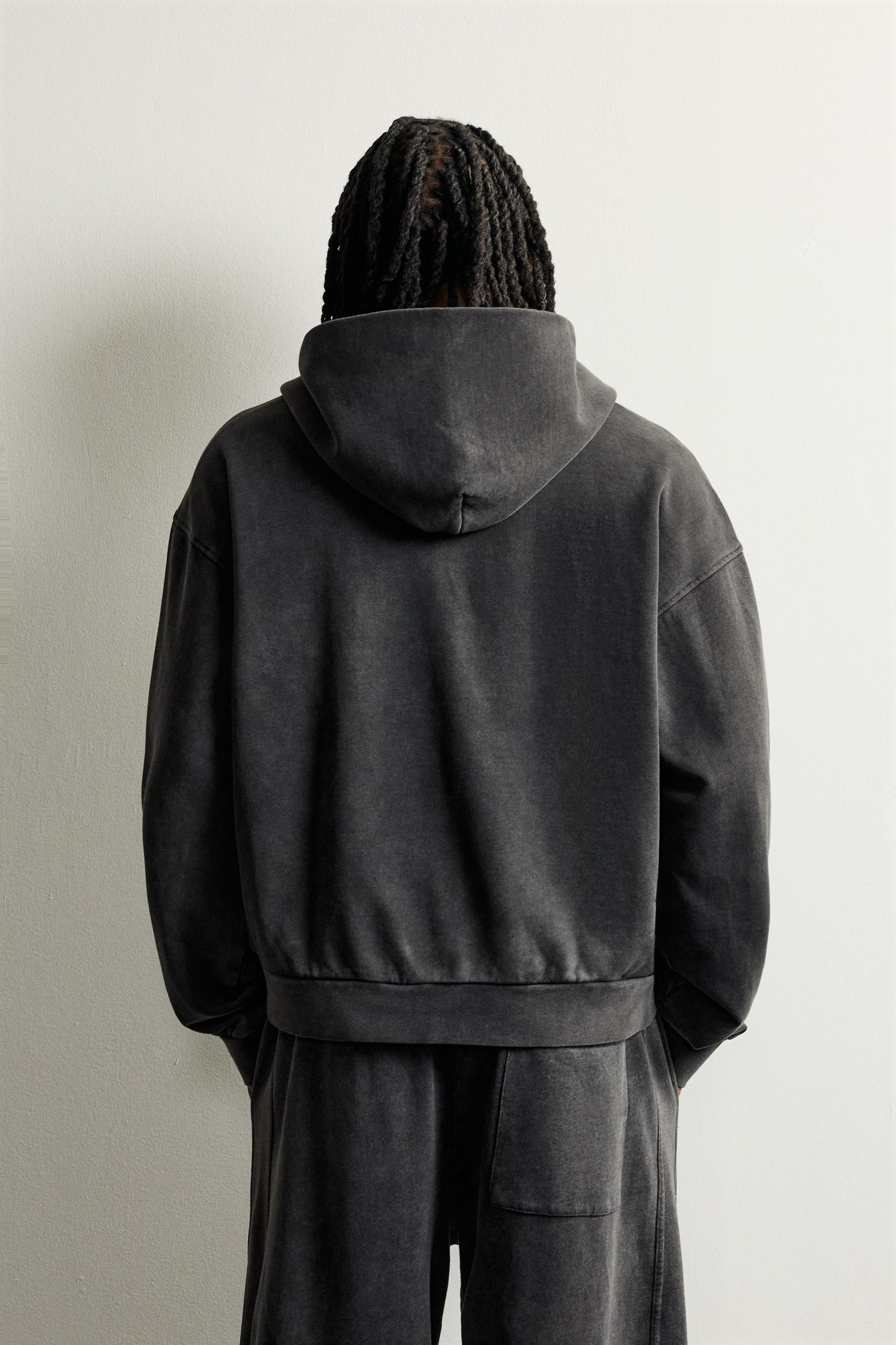 SWEAT BOXY FIT À CAPUCHE ET ZIP BASIQUE