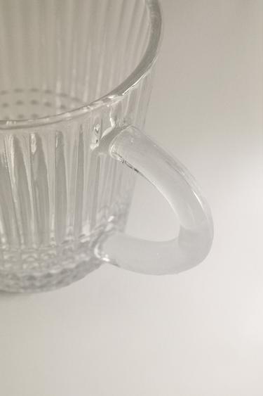GLASS MUG WITH RAISED GEOMETRIC DESIGN - 990 de Zara - Image 2