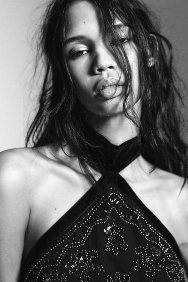 TOP EN GEORGETTE HALTER À FANTAISIE - Noir de Zara - Image 2