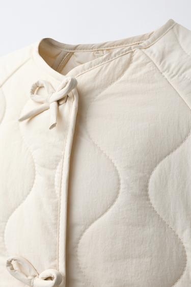 BLOUSON MATELASSÉ À LACETS - Écru de Zara - Image 4