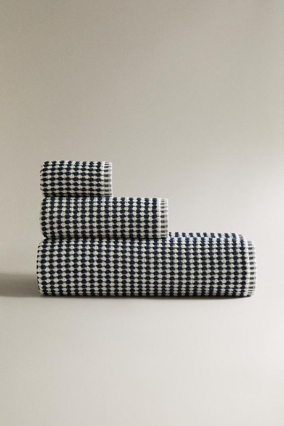 TOALHA DE BANHO DE ALGODÃO COM TEXTURA - Azul-marinho da Zara - Imagem 0