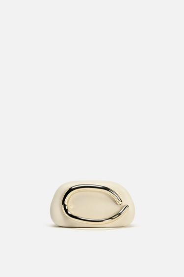 BOLSA CAIXA COM FECHO DOURADO - branco da Zara