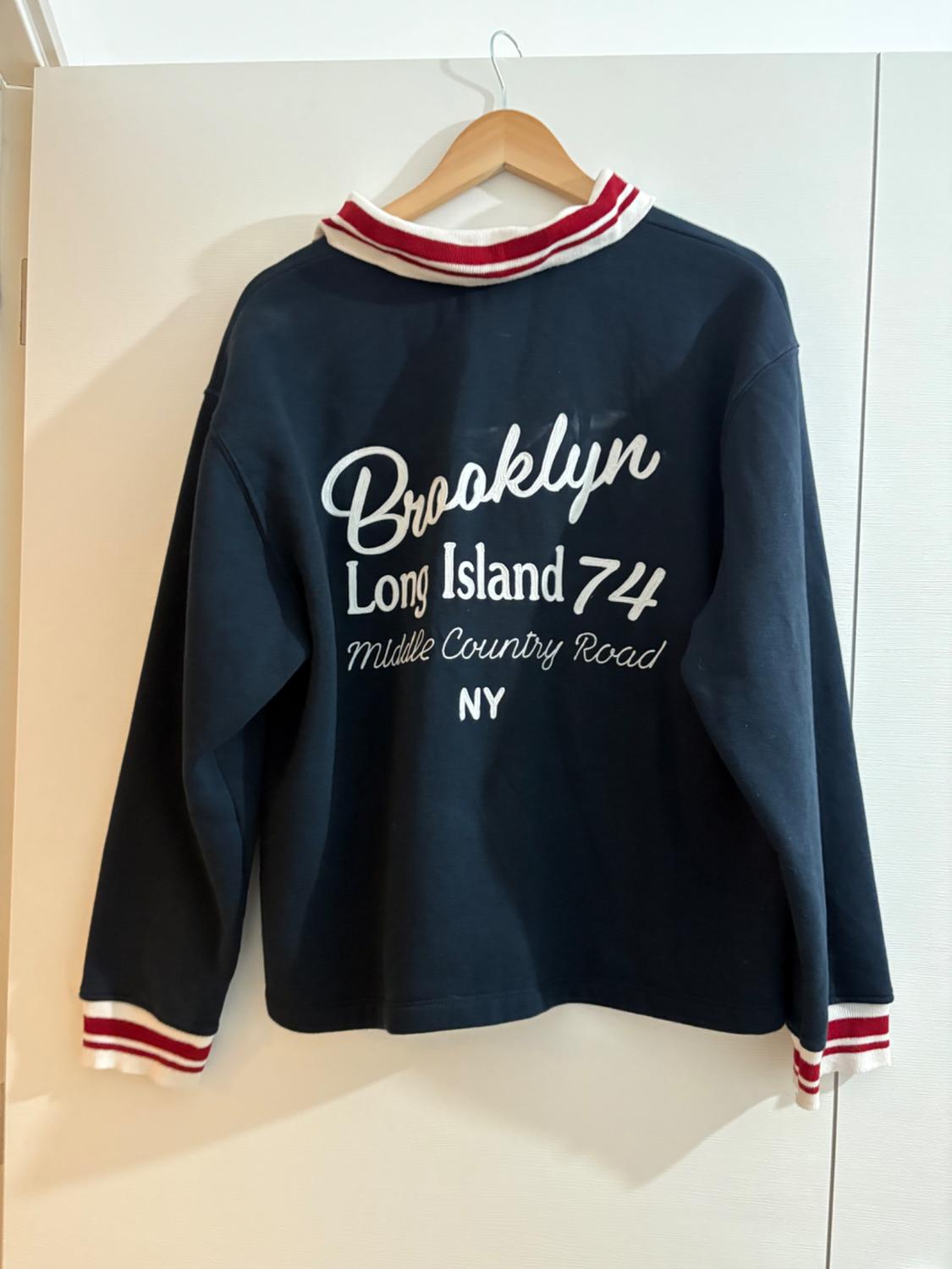 NAVY COLLARED SWEATSHIRT WITH EMBROIDERED WRITING - Image 4