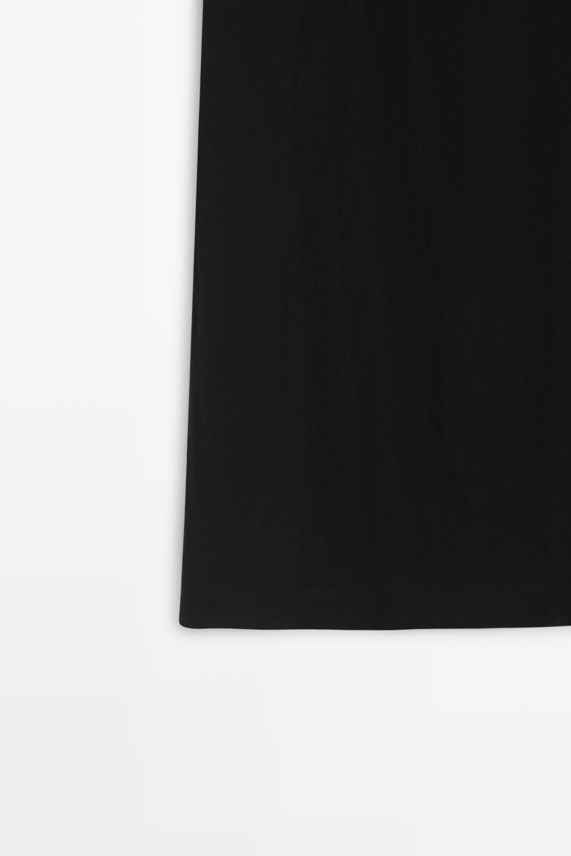 Straight midi skirt with button detail