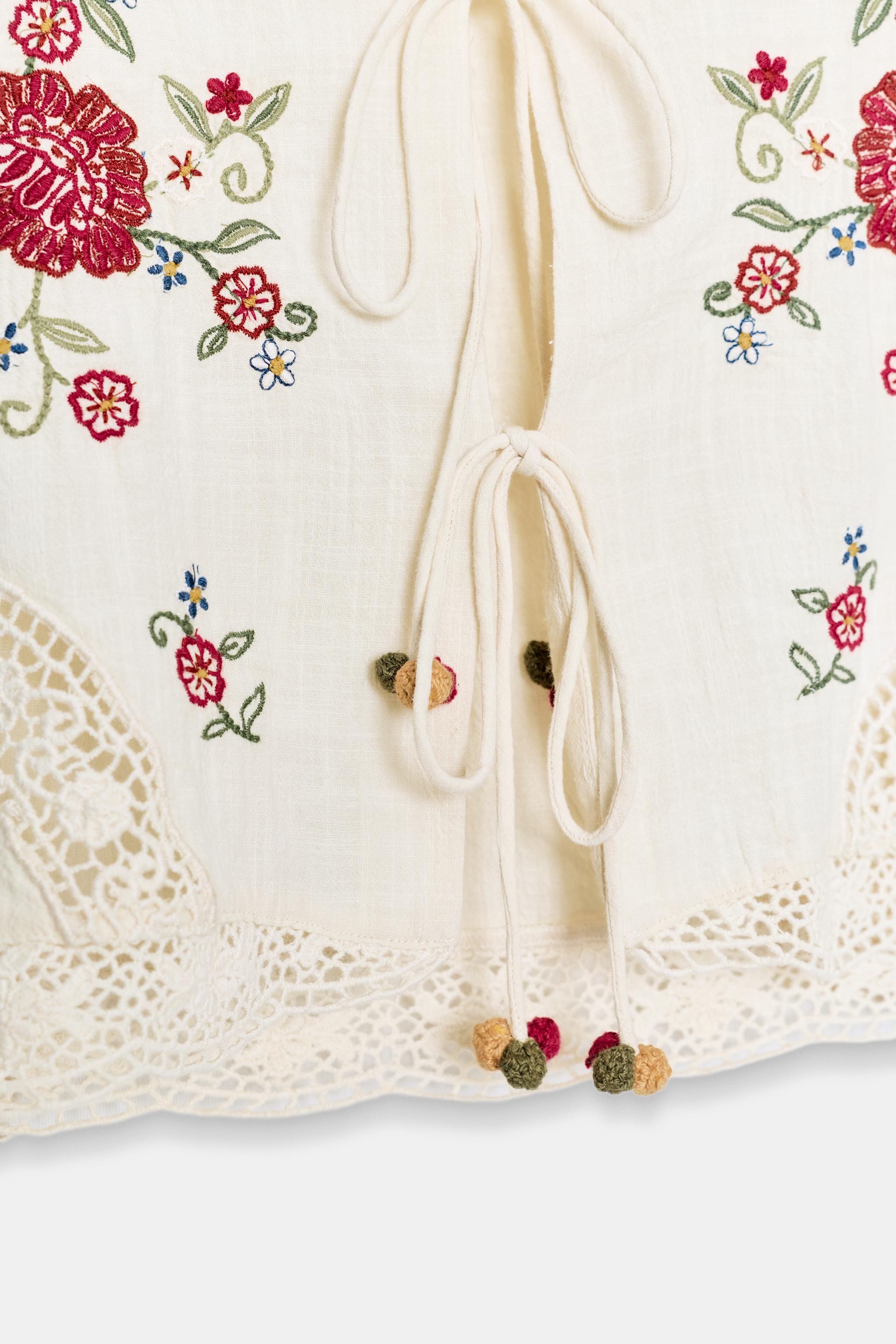 EMBROIDERED FLORAL TOP - Ecru | ZARA Canada