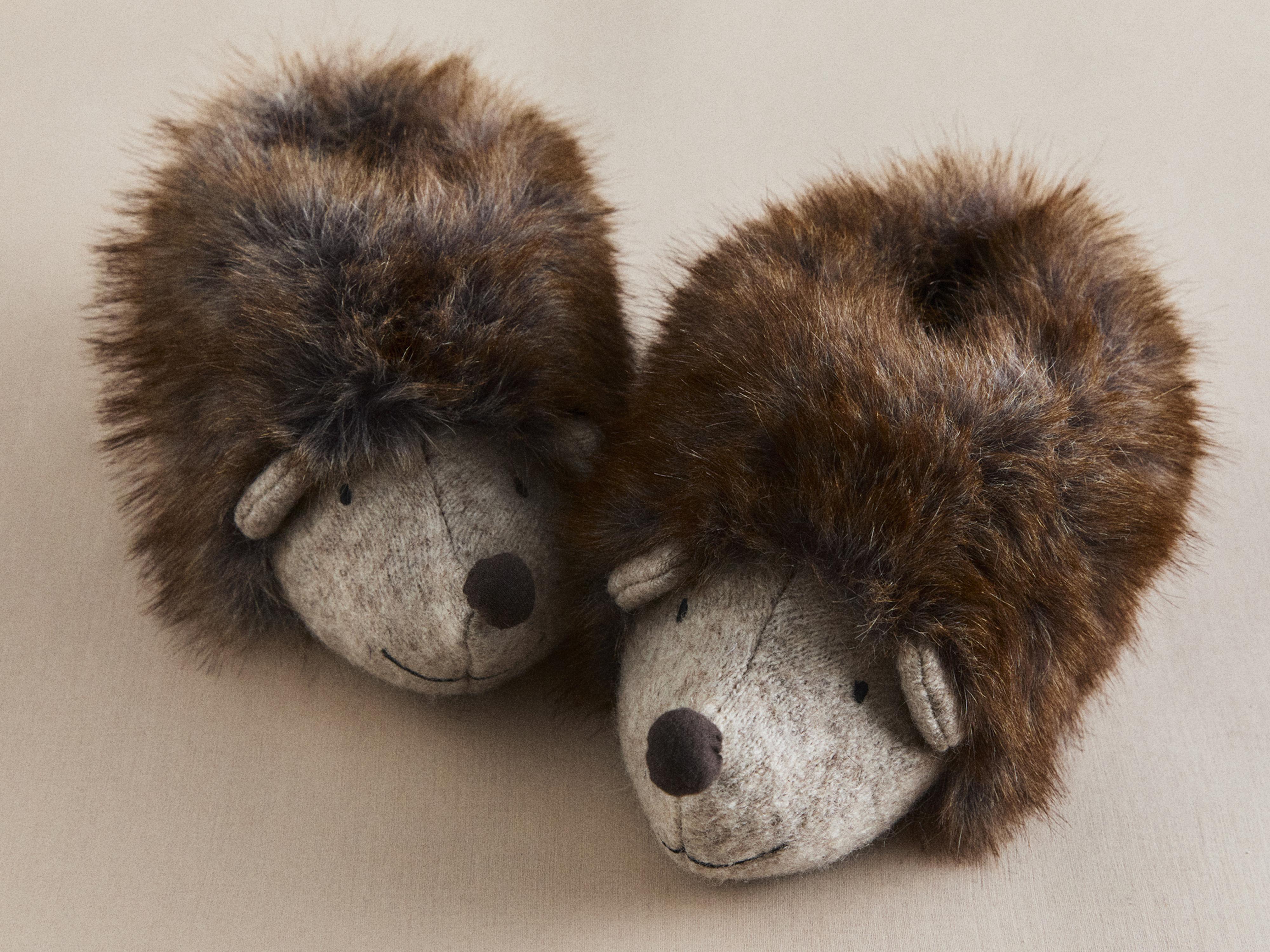 KIDS' HEDGEHOG SLIPPERS — Brown