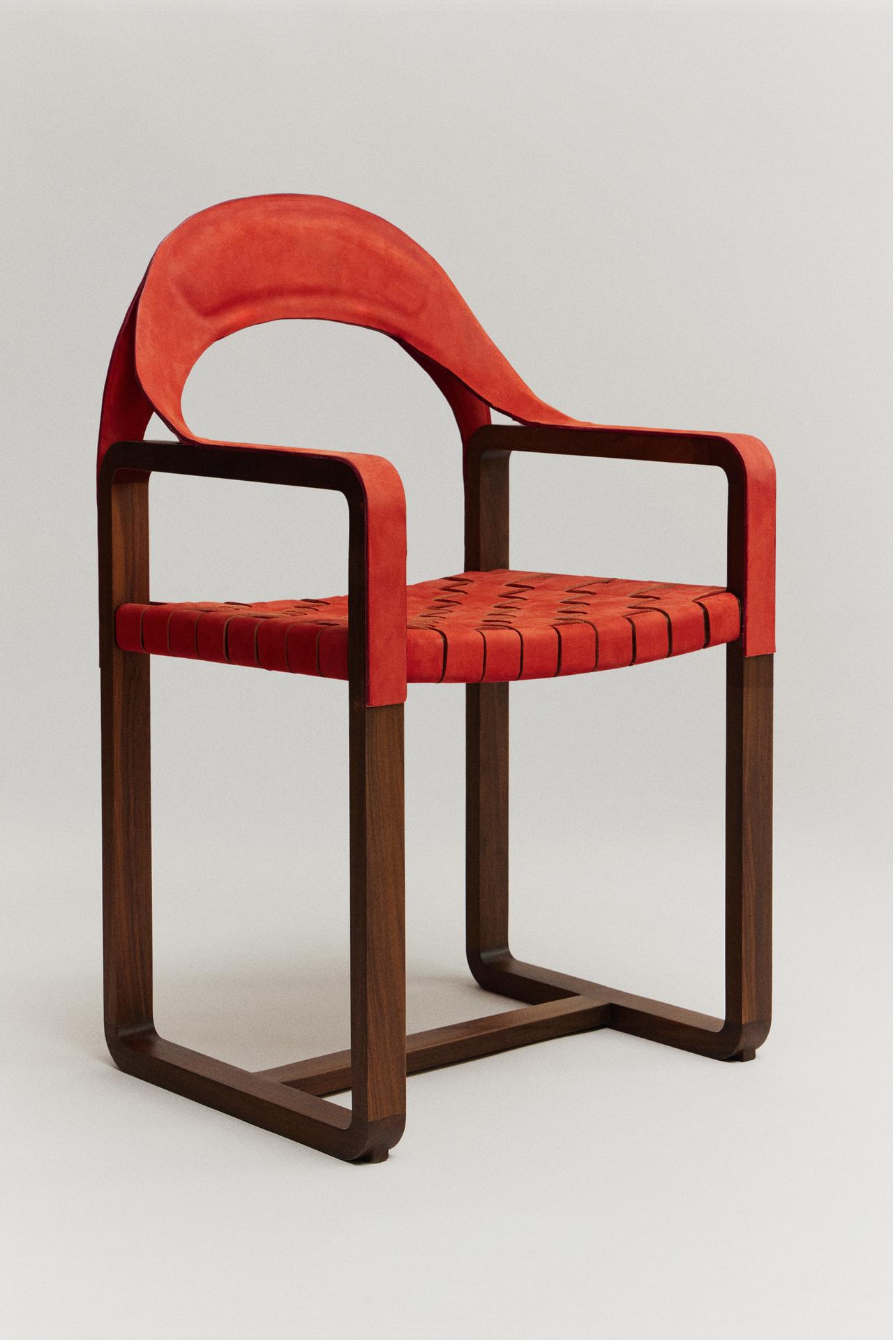 THE POWELA CHAIR — Red