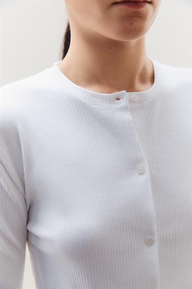 T-SHIRT MANCHES LONGUES BOUTONS - Blanc de Zara - Image 4