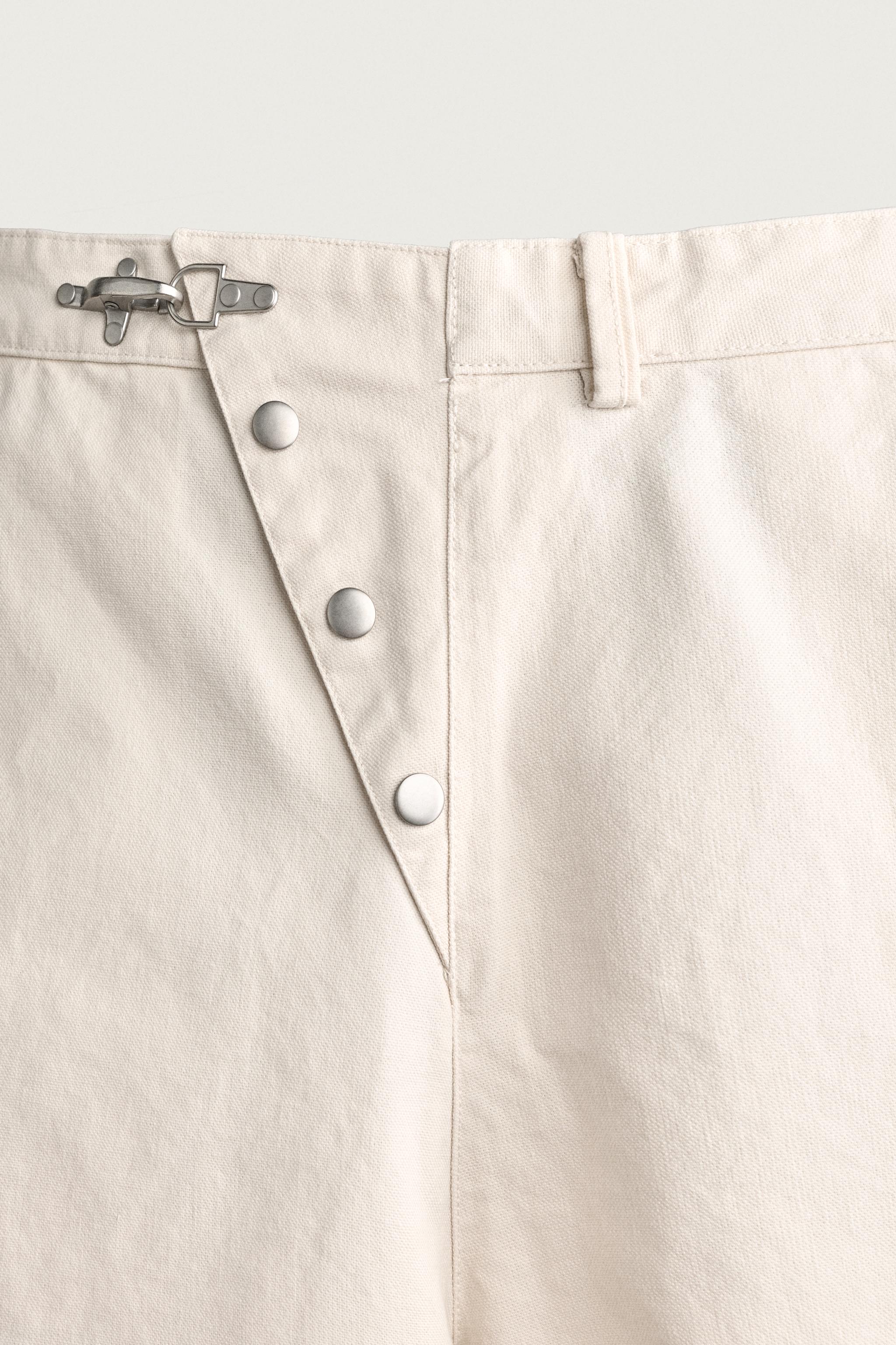 BAGGY FIT FIREMAN CLASP SHORTS