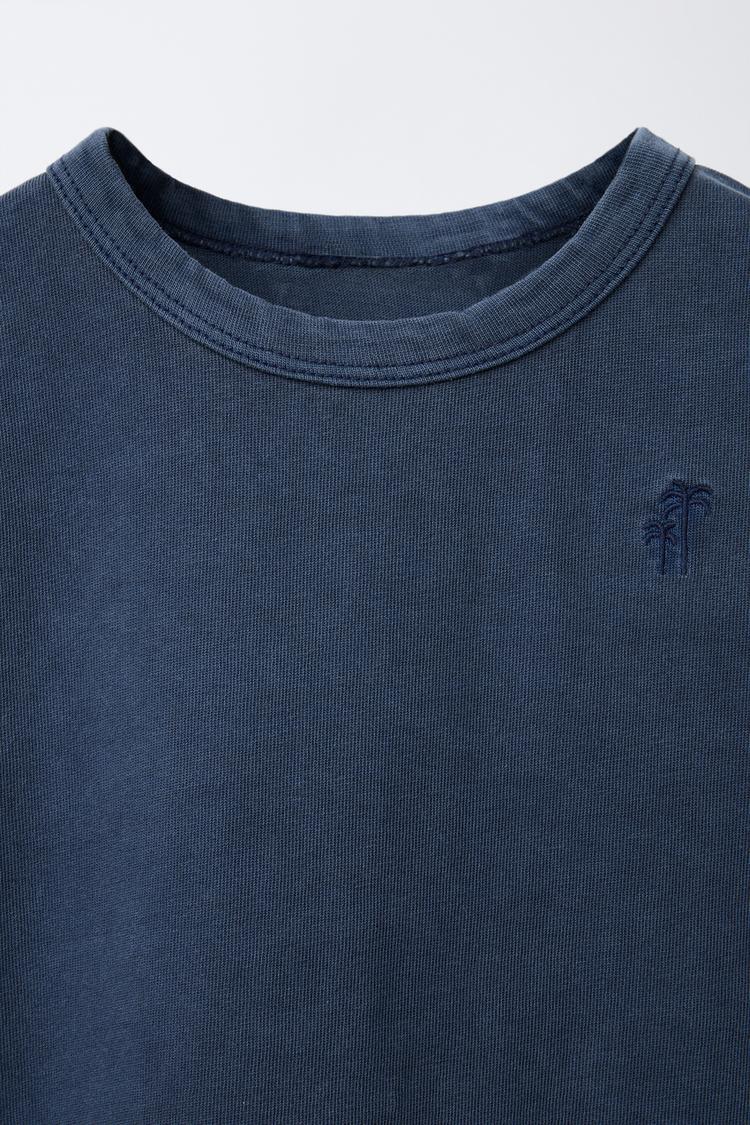 GARMENT DYE EMBROIDERED SLEEVELESS T-SHIRT