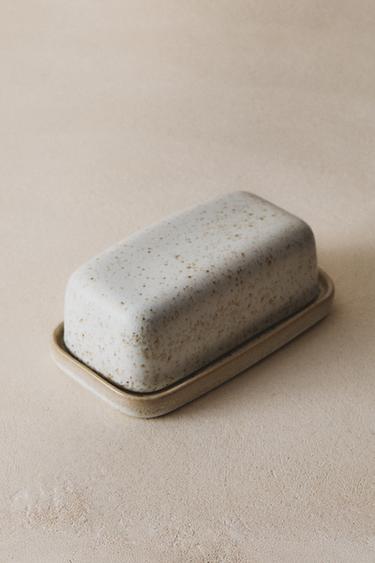 STONEWARE BUTTER DISH - Oyster-white by Zara