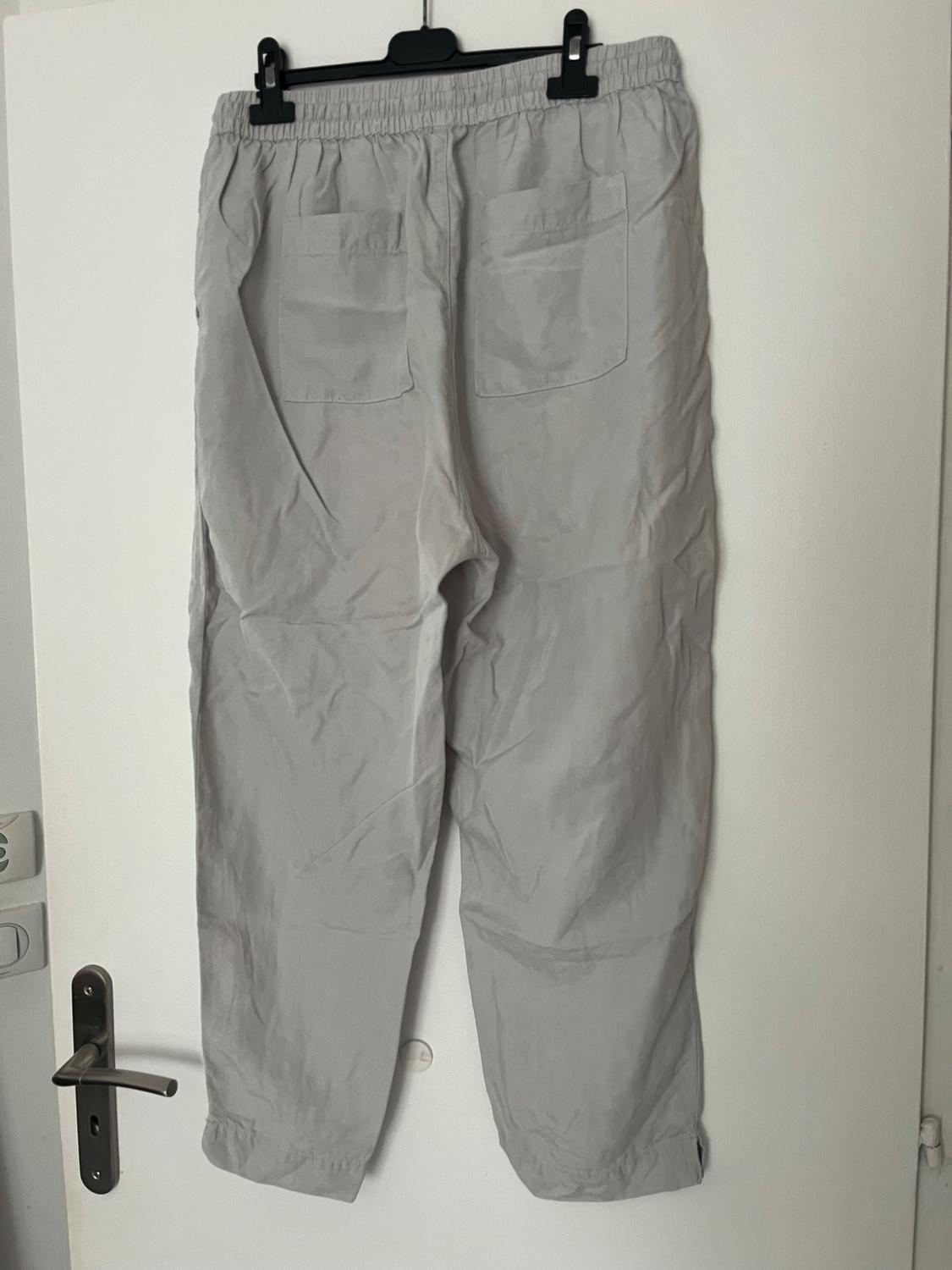 TROUSERS WITH AN ELASTICATED WAISTBAND - Image 2