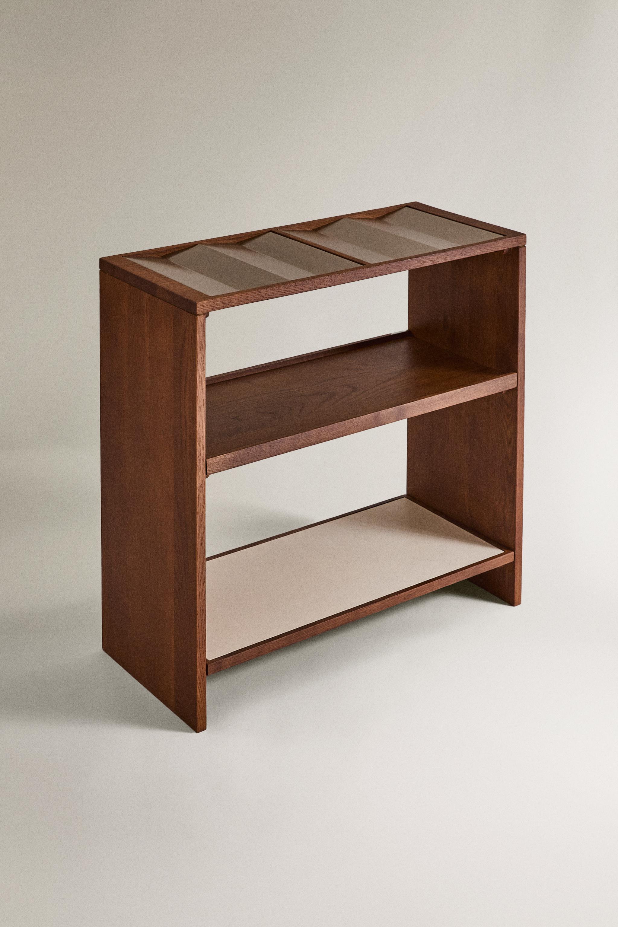 STORAGE UNIT AND DUMBBELL RACK — Oyster-white