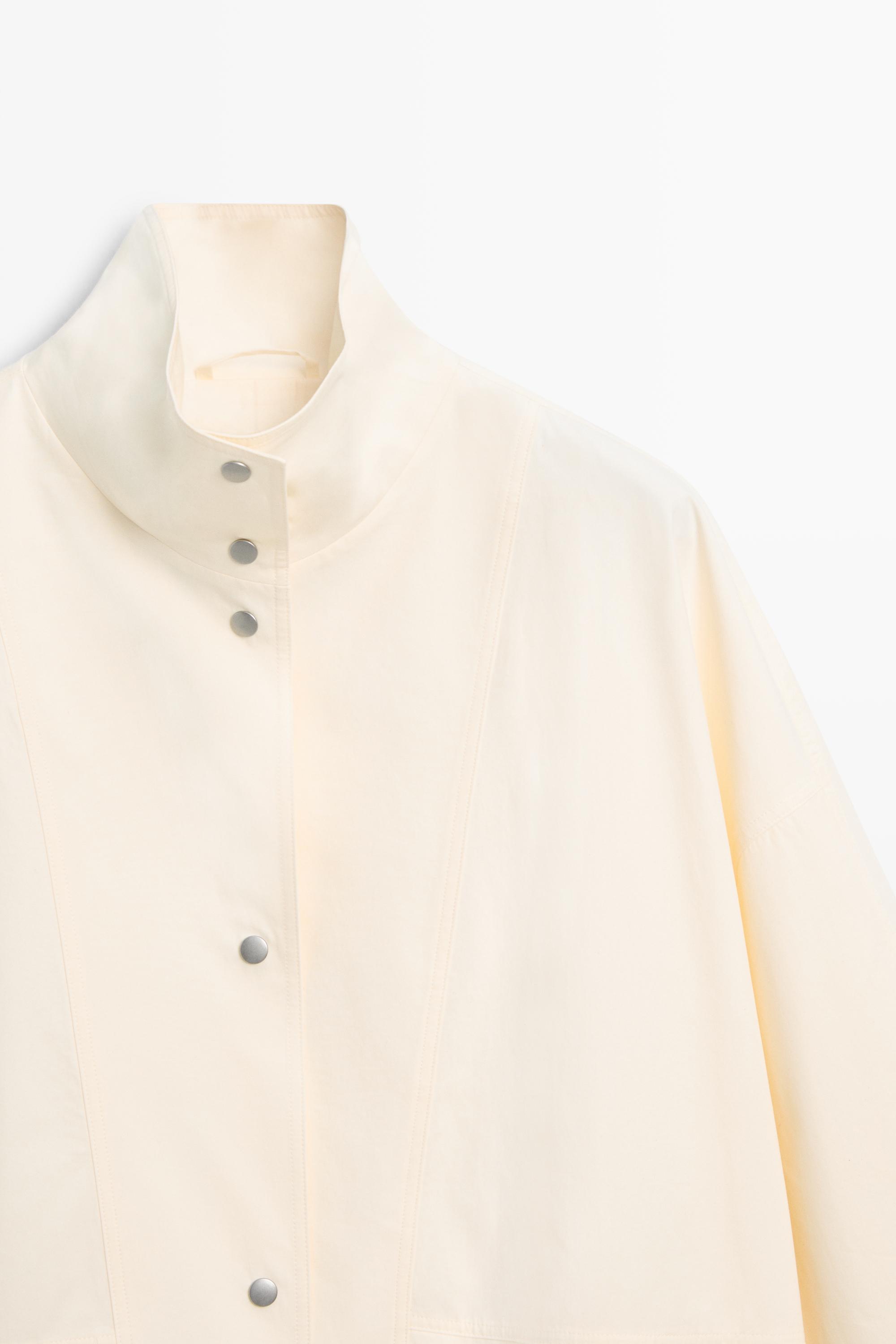 Bomber jacket with snap buttons