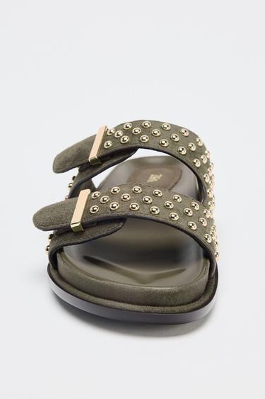 SANDALES BOUCLES CLOUS - Vert kaki de Zara - Image 4