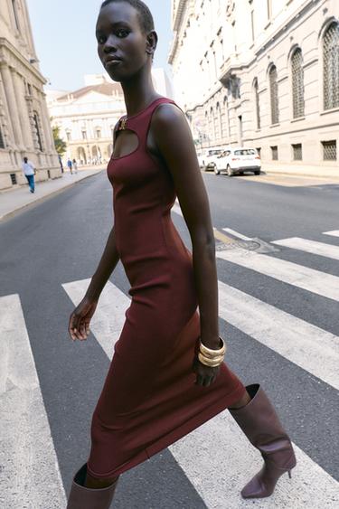 Zara CUT OUT KNIT DRESS WITH METAL DETAIL - Wine