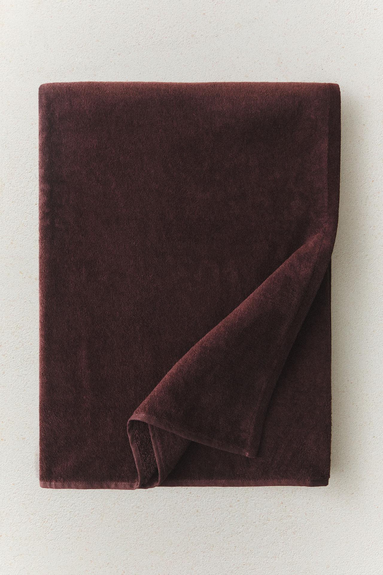 CHENILLE BORDER VELOUR TOWEL (540 G/M²) — Blackberry