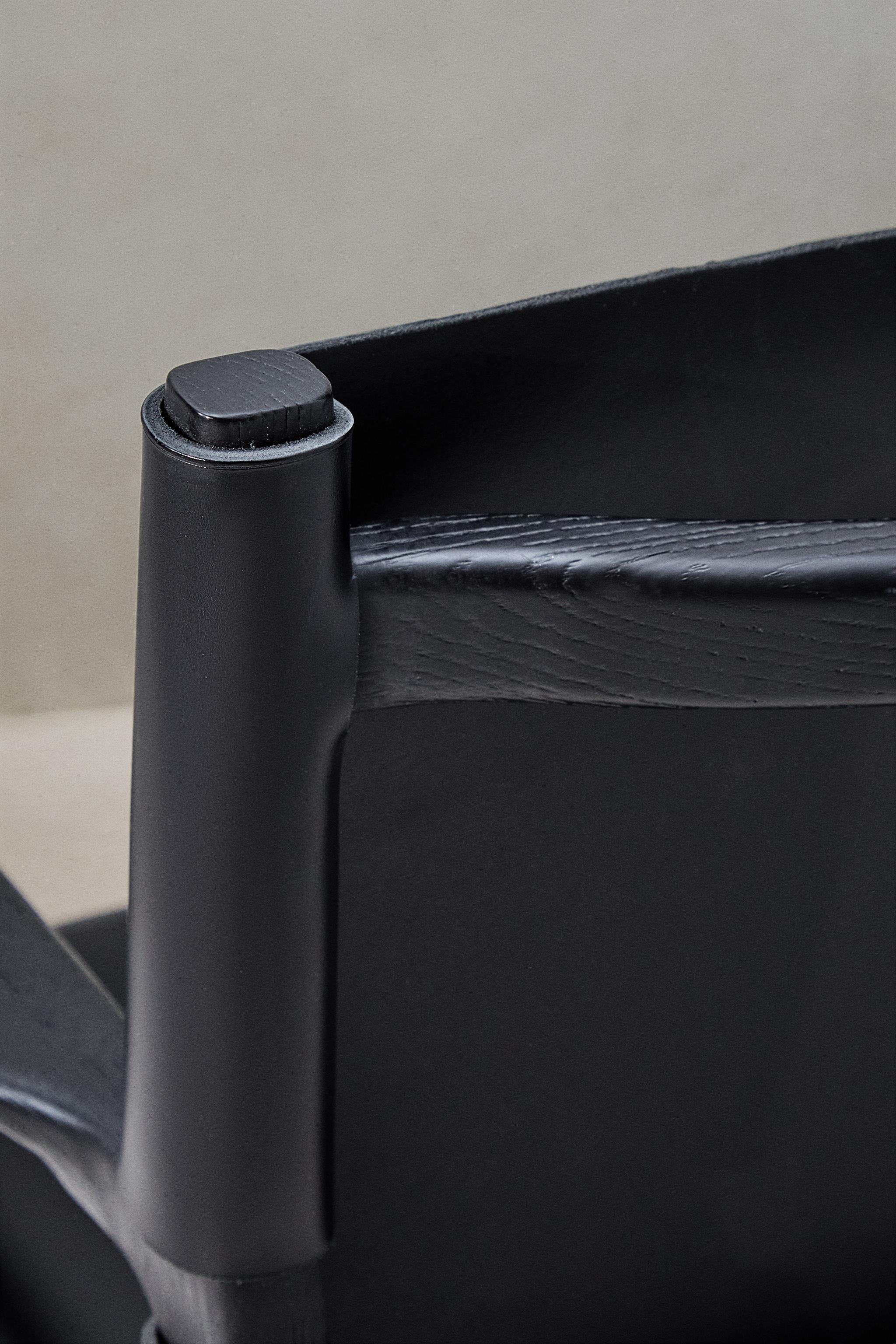 CHAIR 03