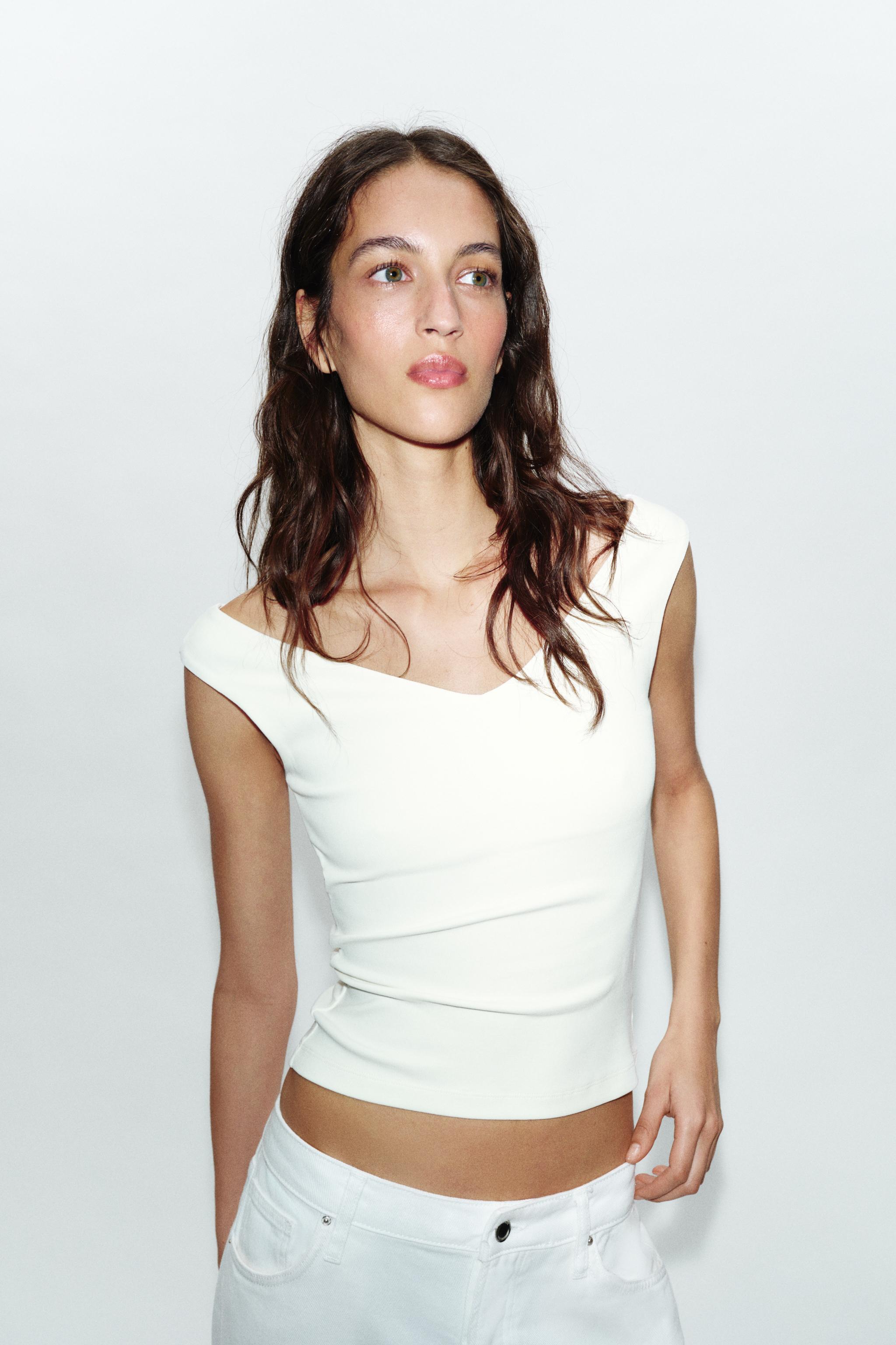 T-SHIRT ÉPAULES DÉNUDÉES