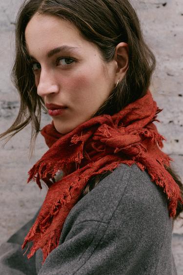 FRINGED JACQUARD SCARF — GARNET 1