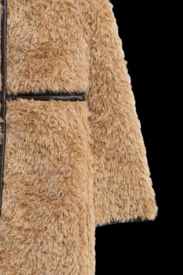 LANGER MANTEL AUS LAMMFELLIMITAT – LIMITED EDITION - Hellbraun von Zara