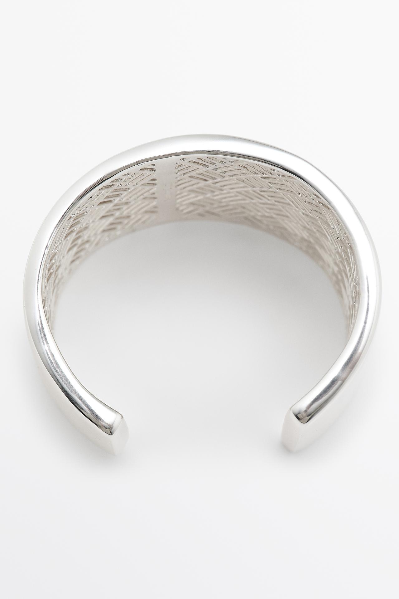 Asymmetric wide bracelet — Silver