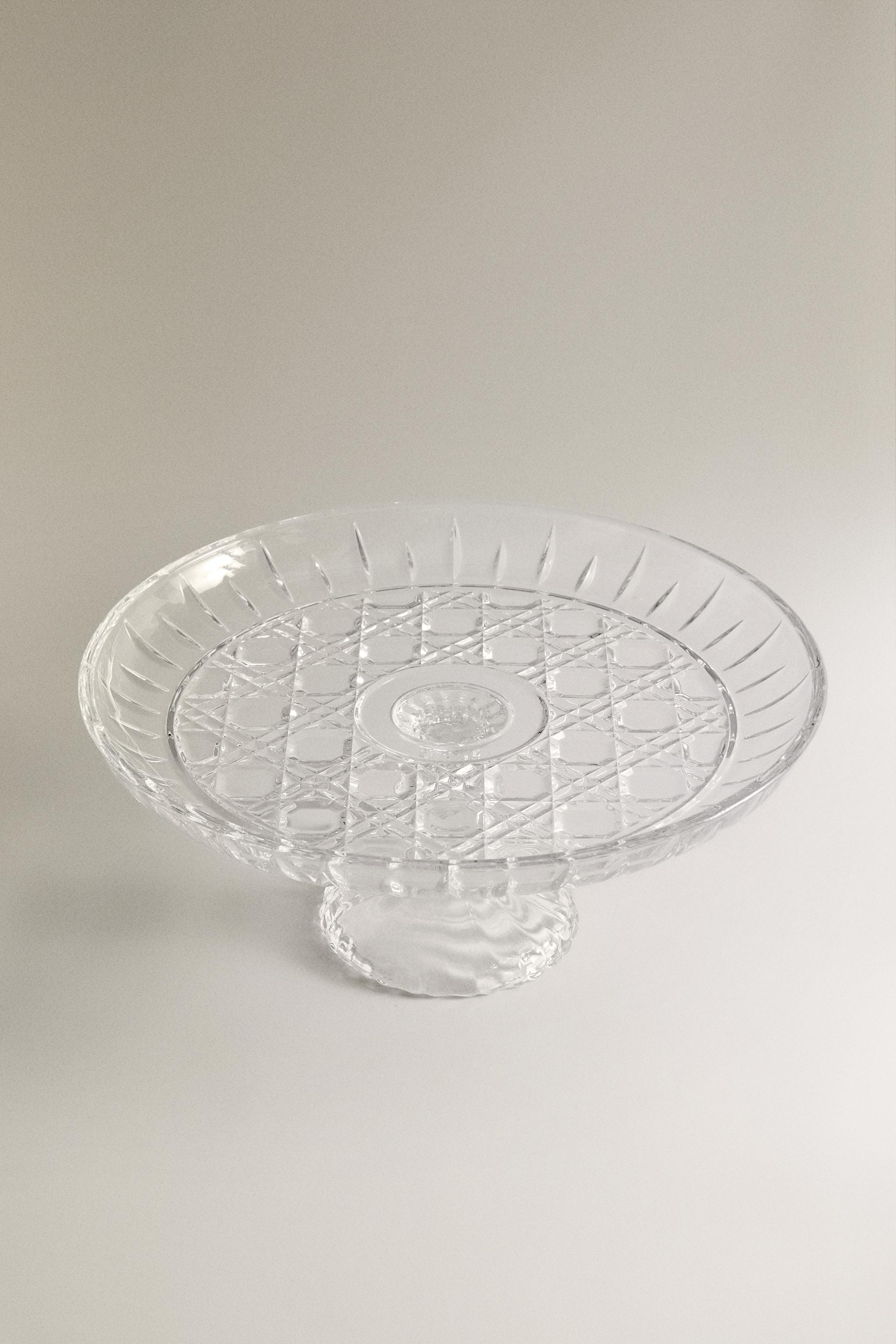 GLASS SERVING DISH WITH RAISED DIAMOND DESIGN — Transparent