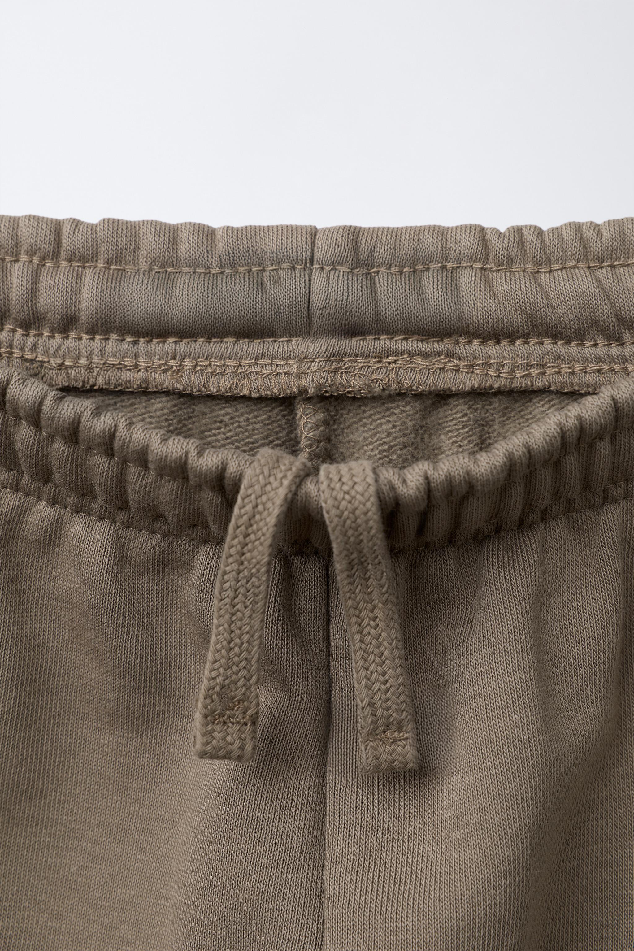 SWEATSHIRT AND JOGGER SET WITH TEXT PATCH