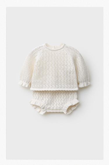 KOMPLET PULOVER IN SPODNJE HLAČKE S TEKSTURO IZ BOMBAŽA IN ŠKRLATNE SVILE - Ekru barva od Zare
