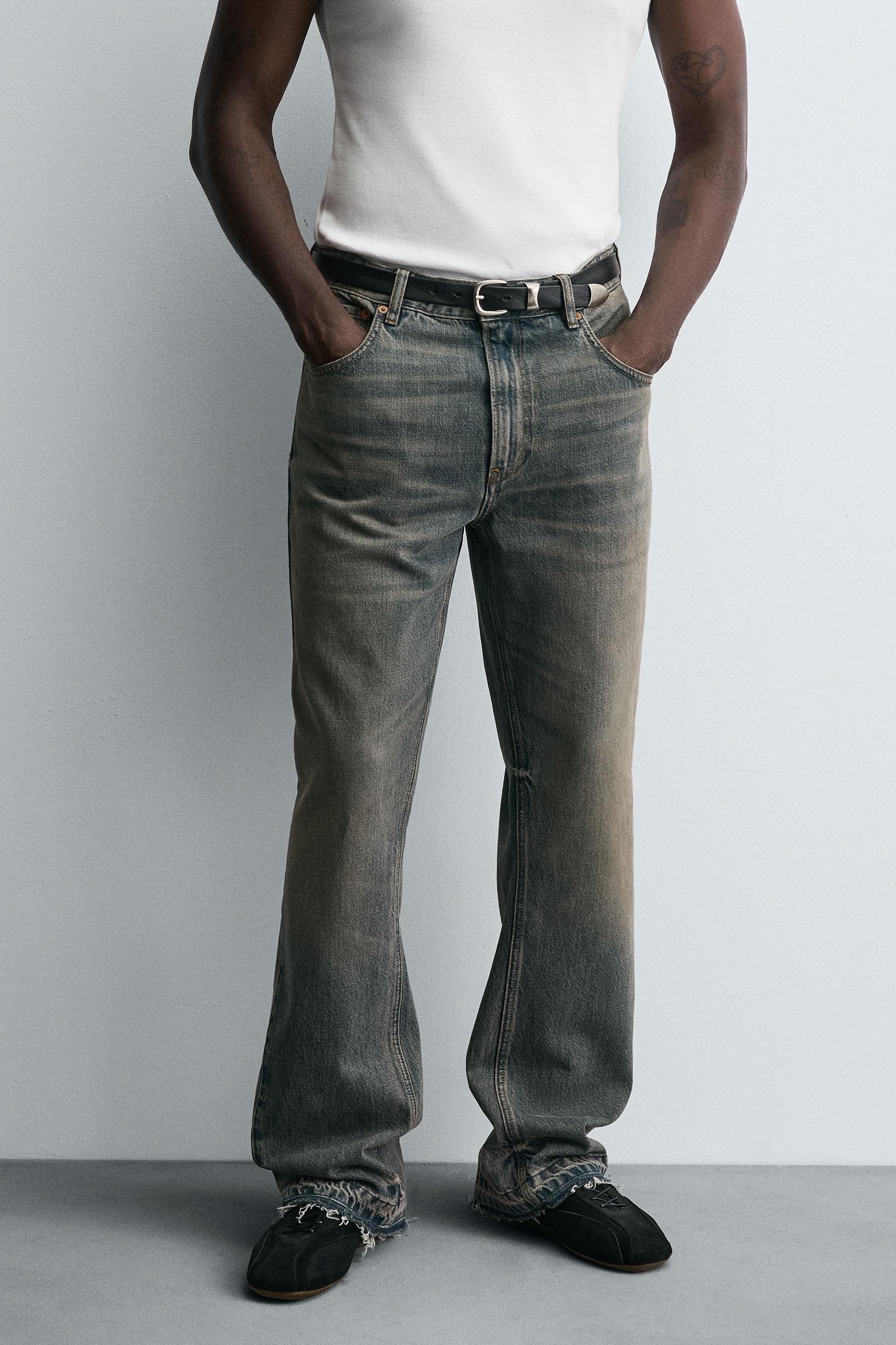 FLARE FIT JEANS