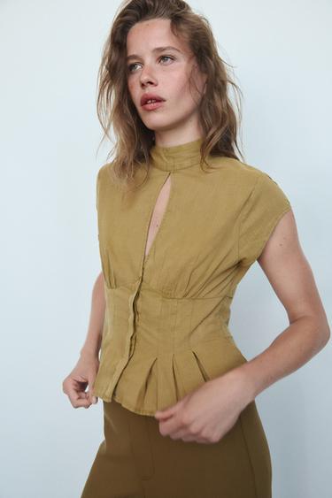 TOP COM ABERTURA E LAÇO - Caramelo da Zara