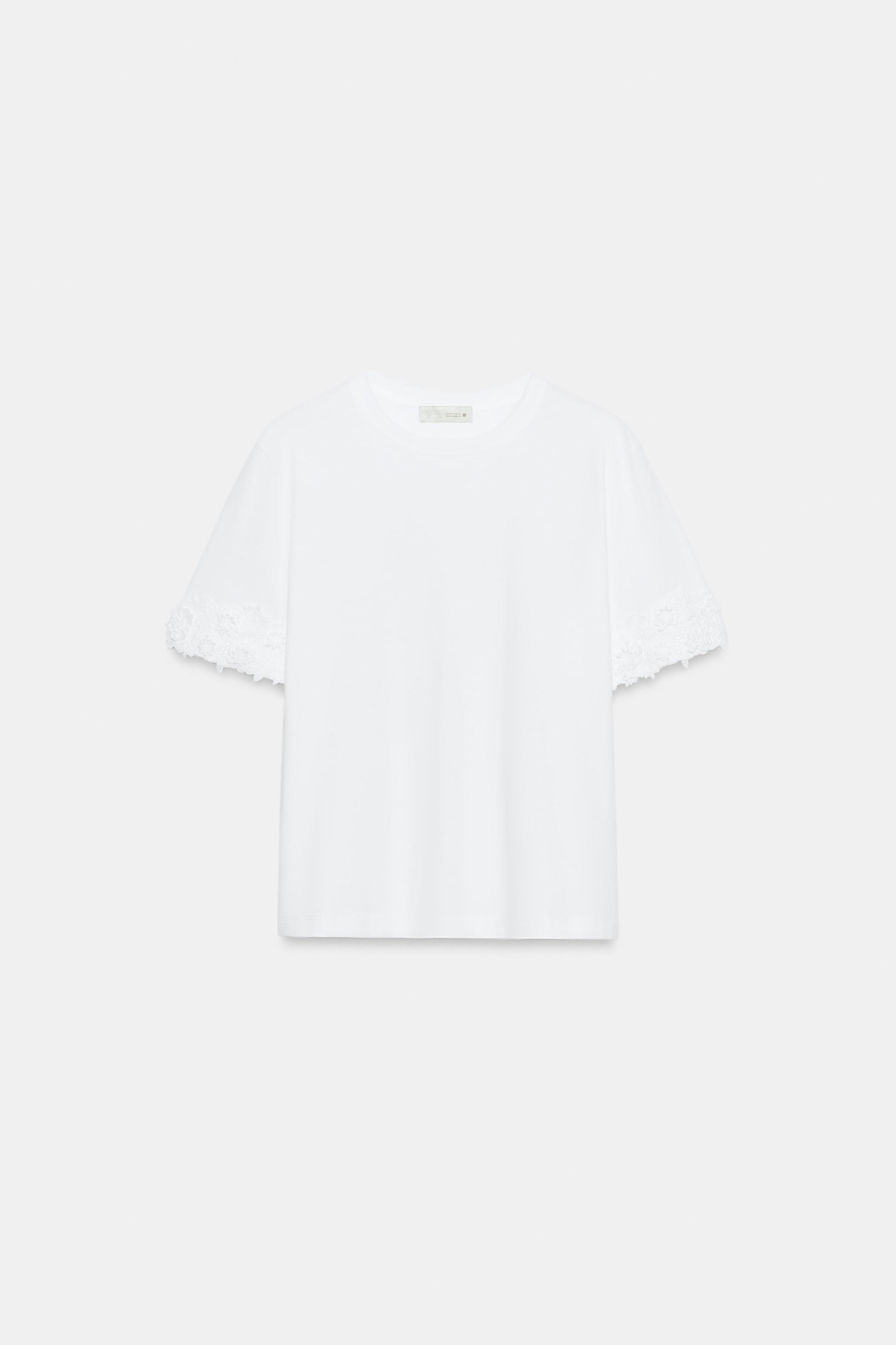 T-SHIRT AVEC FLEURS BRODÉES