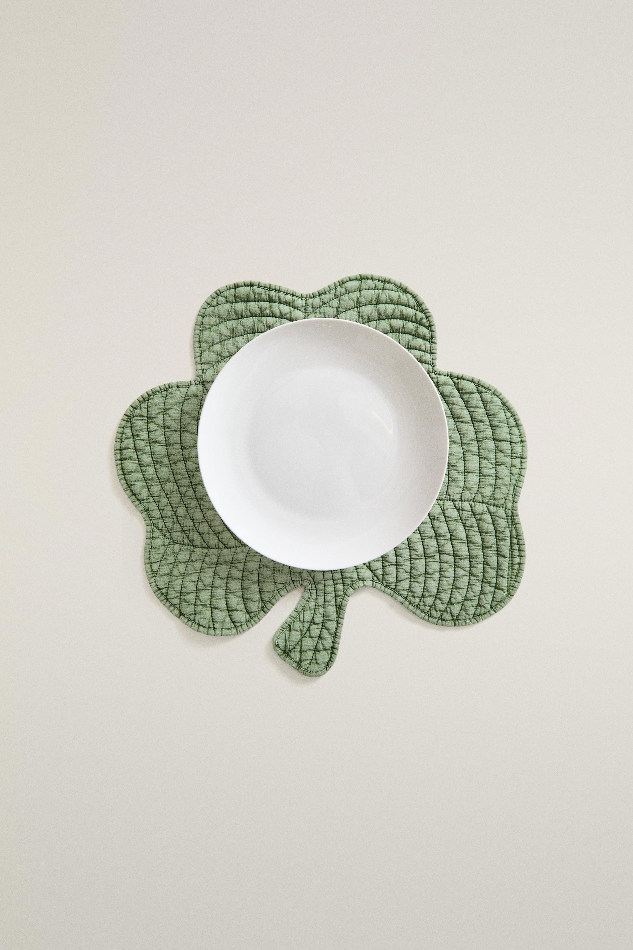 QUILTED CLOVER PLACEMAT