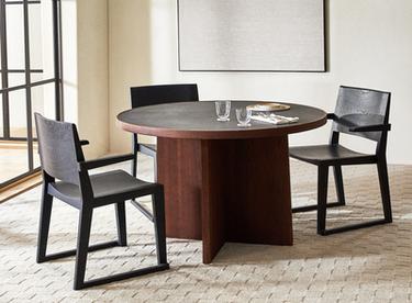 TABLE 03 — Black / Brown 1