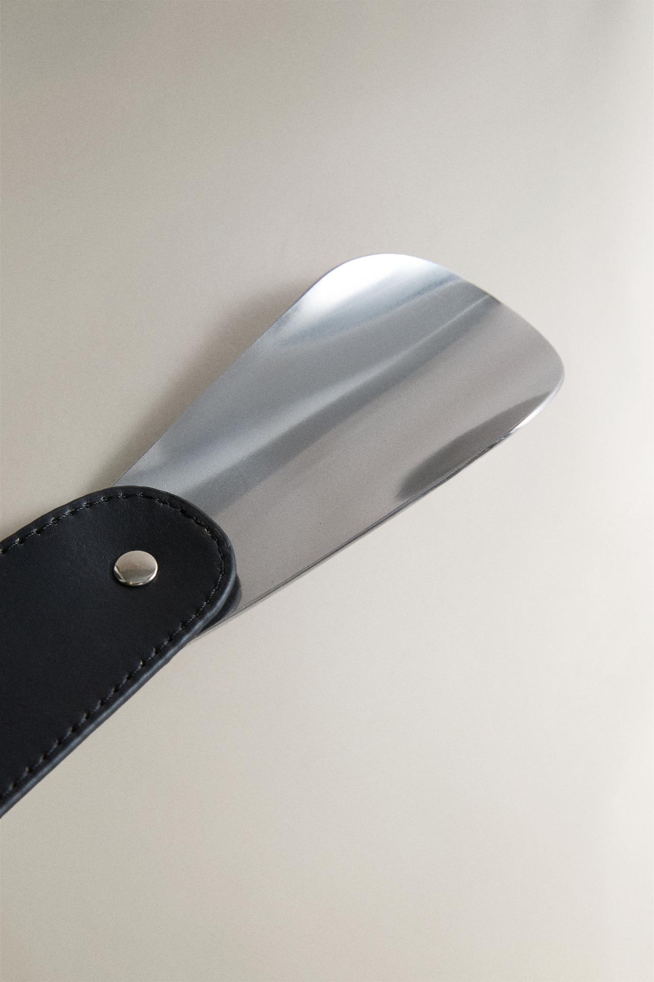 STEEL AND LEATHER TRAVEL SHOEHORN — Black