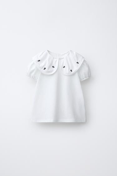 CAMISETA CUELLO BOBO FLORES BORDADAS - Blanco roto de Zara