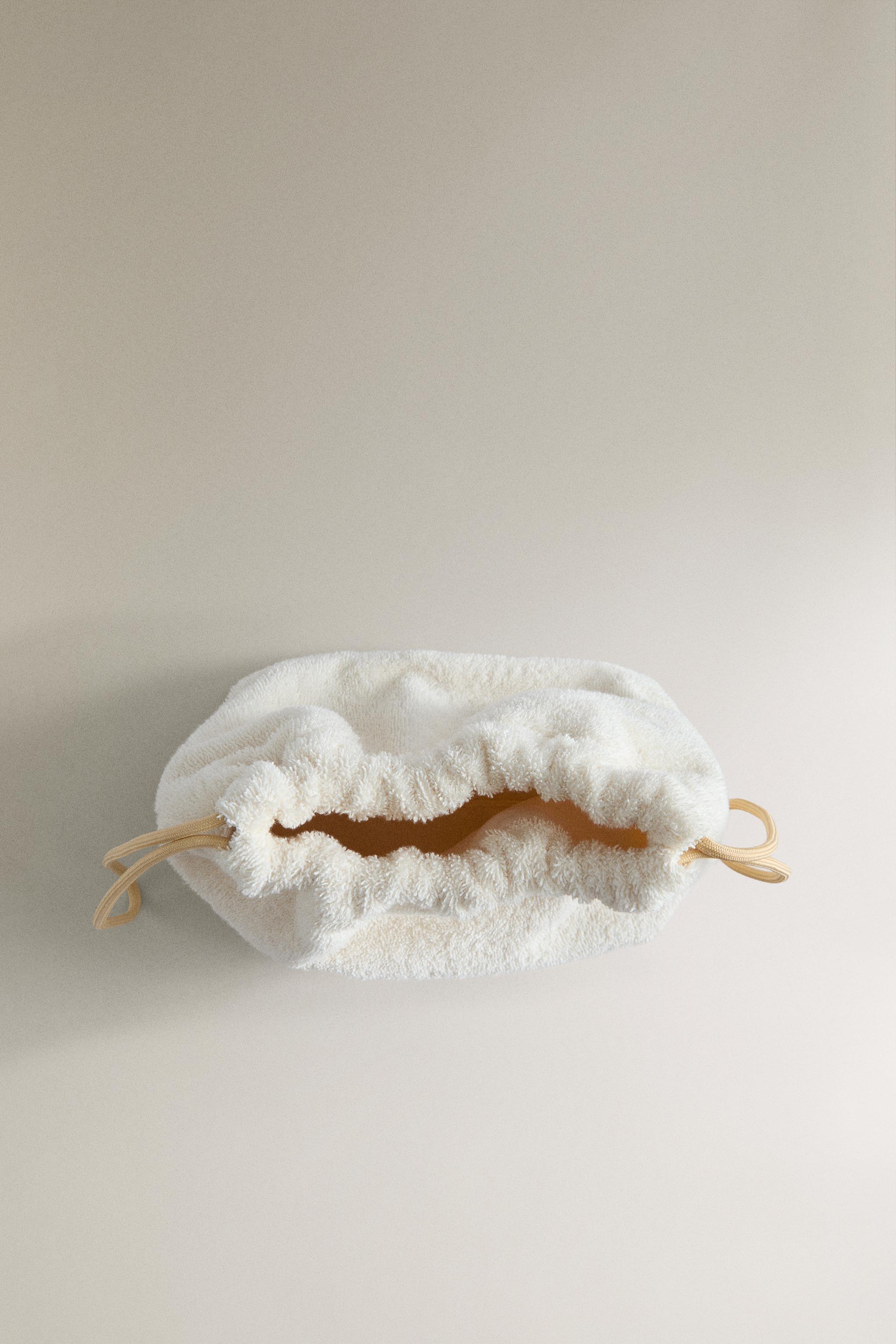 TOWEL MAKEUP BAG