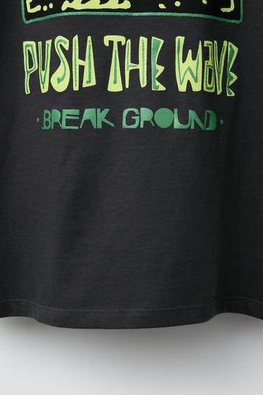 T-SHIRT IMPRIMÉ SURF - Noir de Zara - Image 3