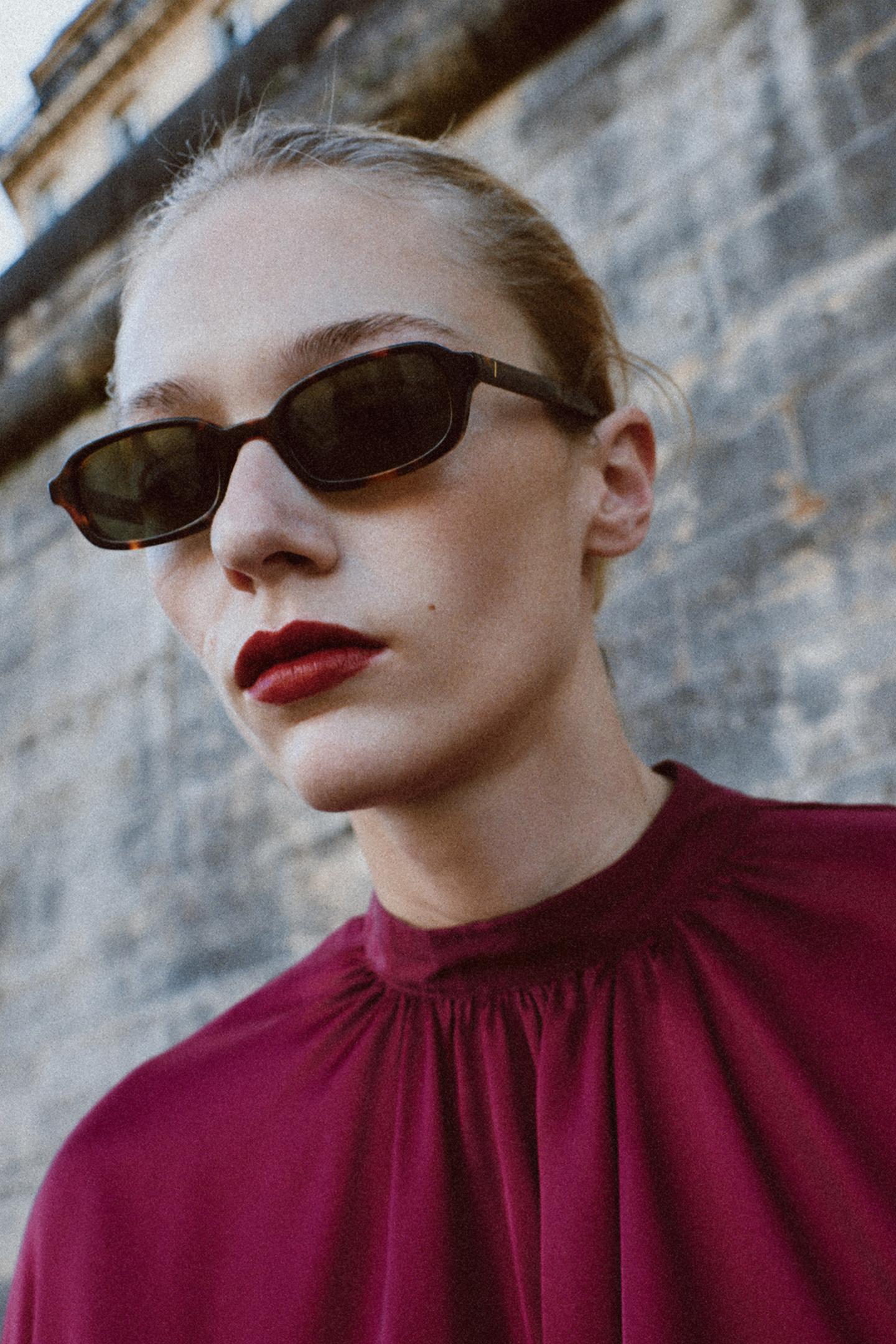 Женская блузка Zara Satin Draped Blouse, цвет: Светлый тёмно-бордовый — фото 7
