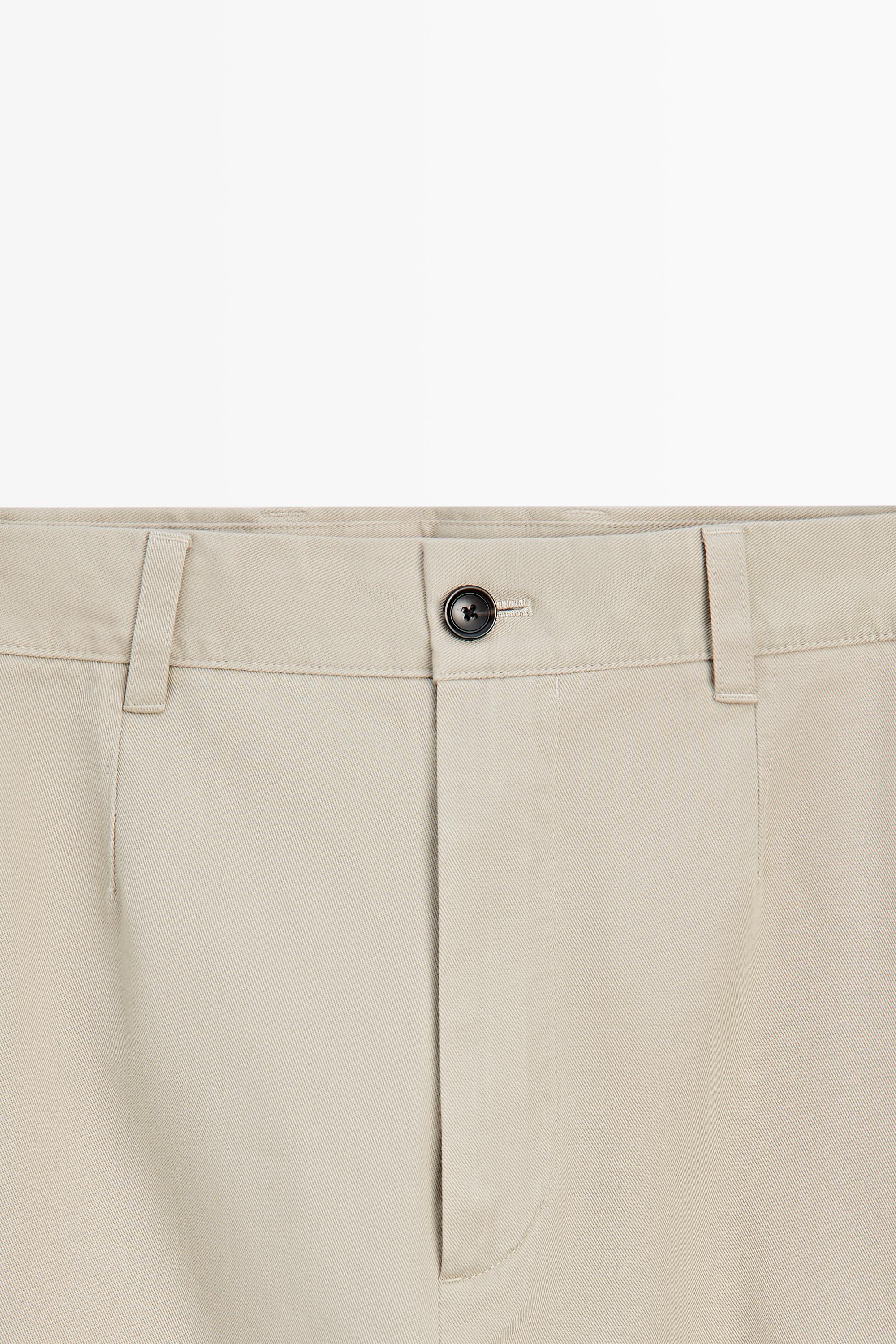 Barrel fit pants with darts