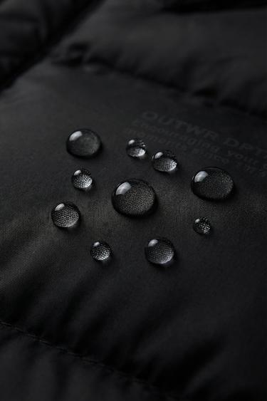 GILET LEGGERO CON CAPPUCCIO WATER REPELLENT - Nero di Zara