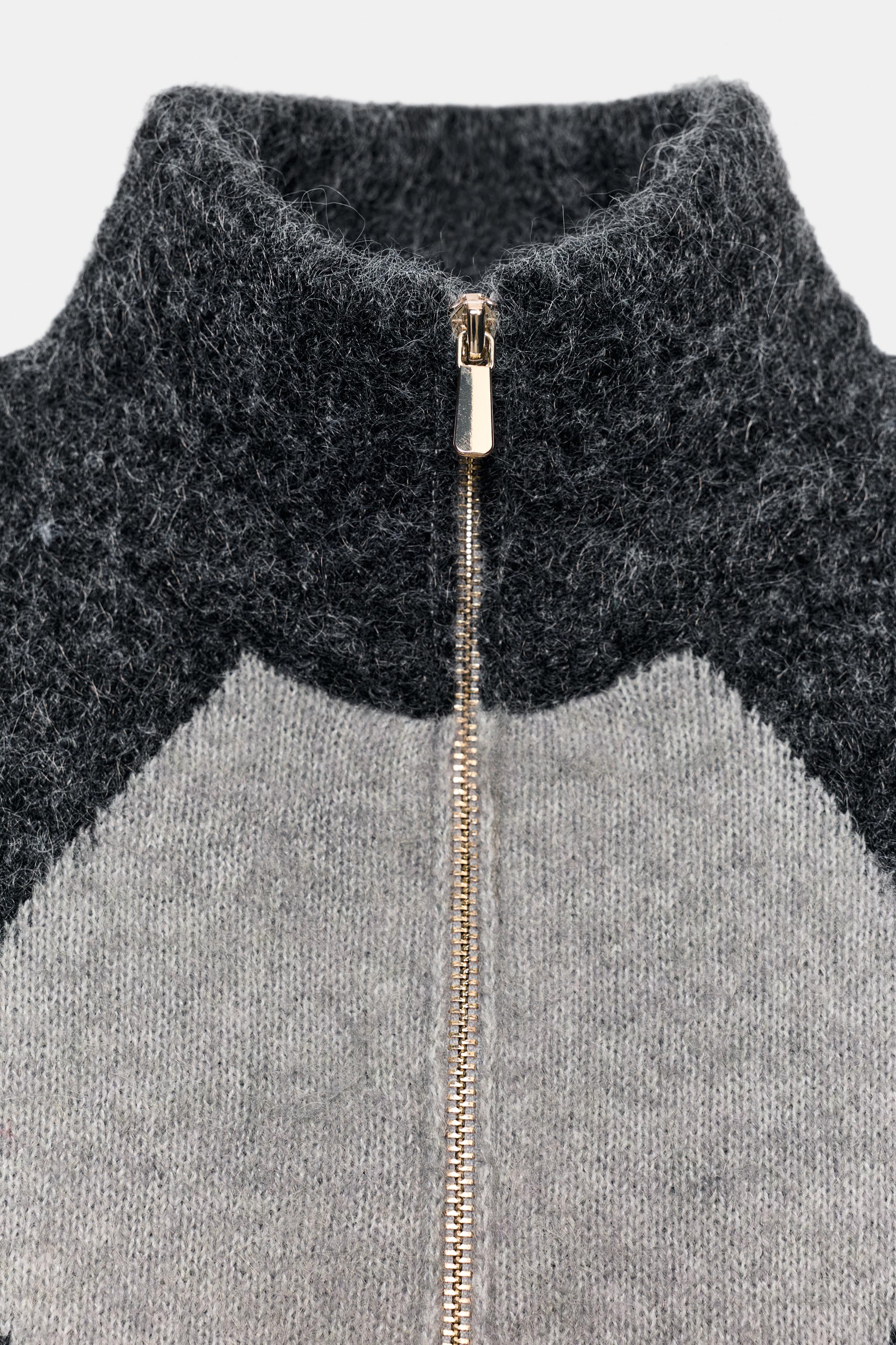 PULL EN MAILLE À LOSANGES