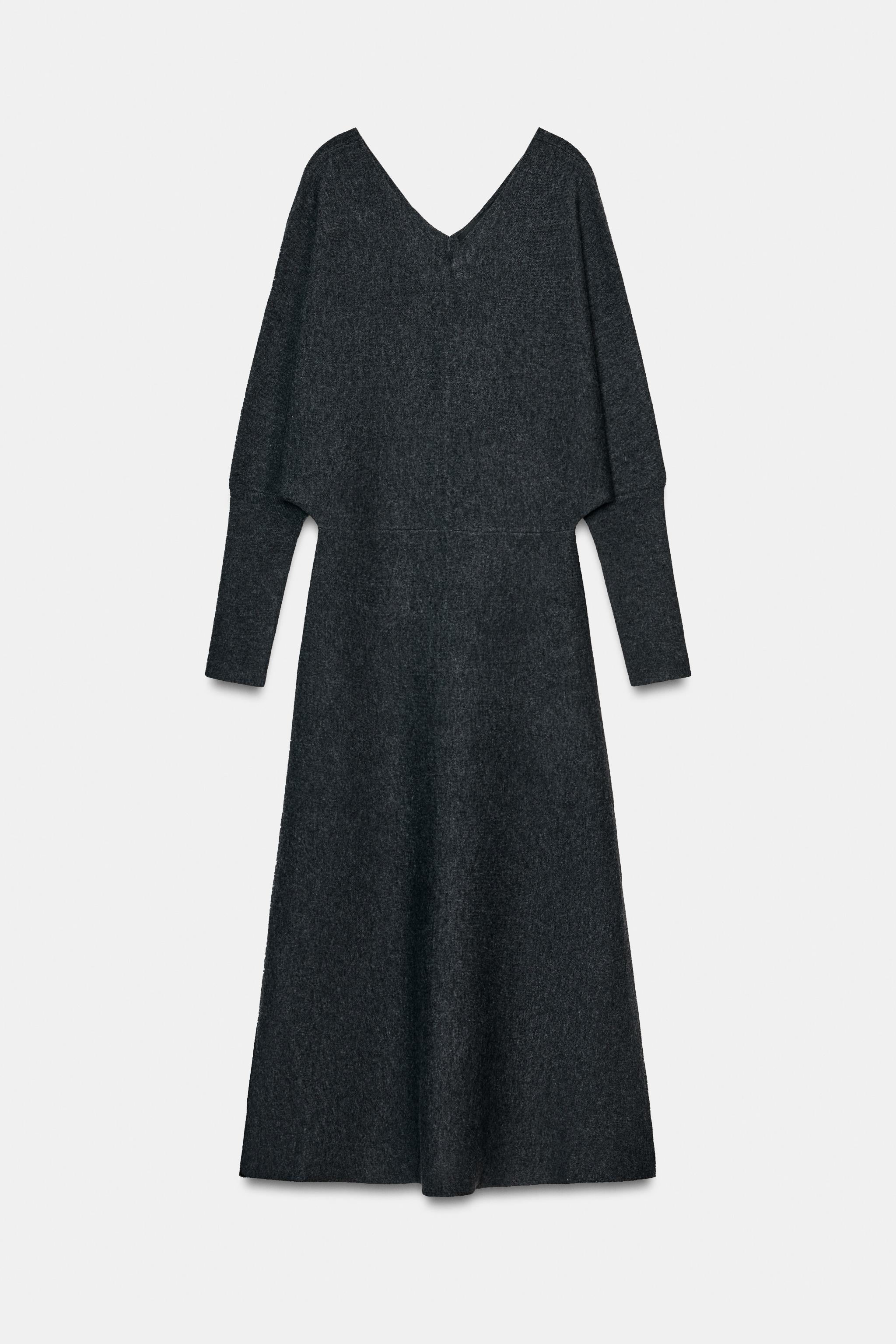 ROBE MI-LONGUE EN MAILLE COL V