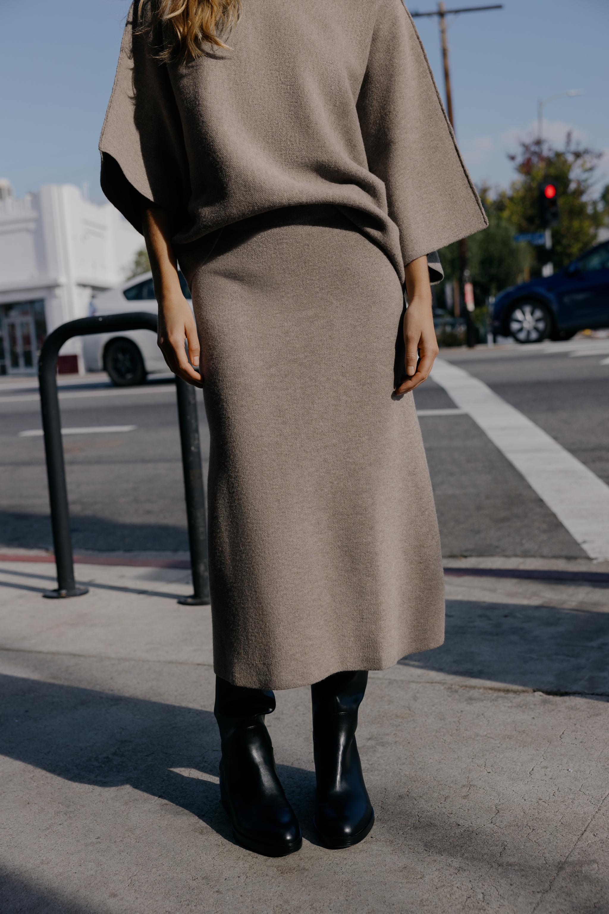 PLAIN KNIT MIDI SKIRT — Sand / Marl