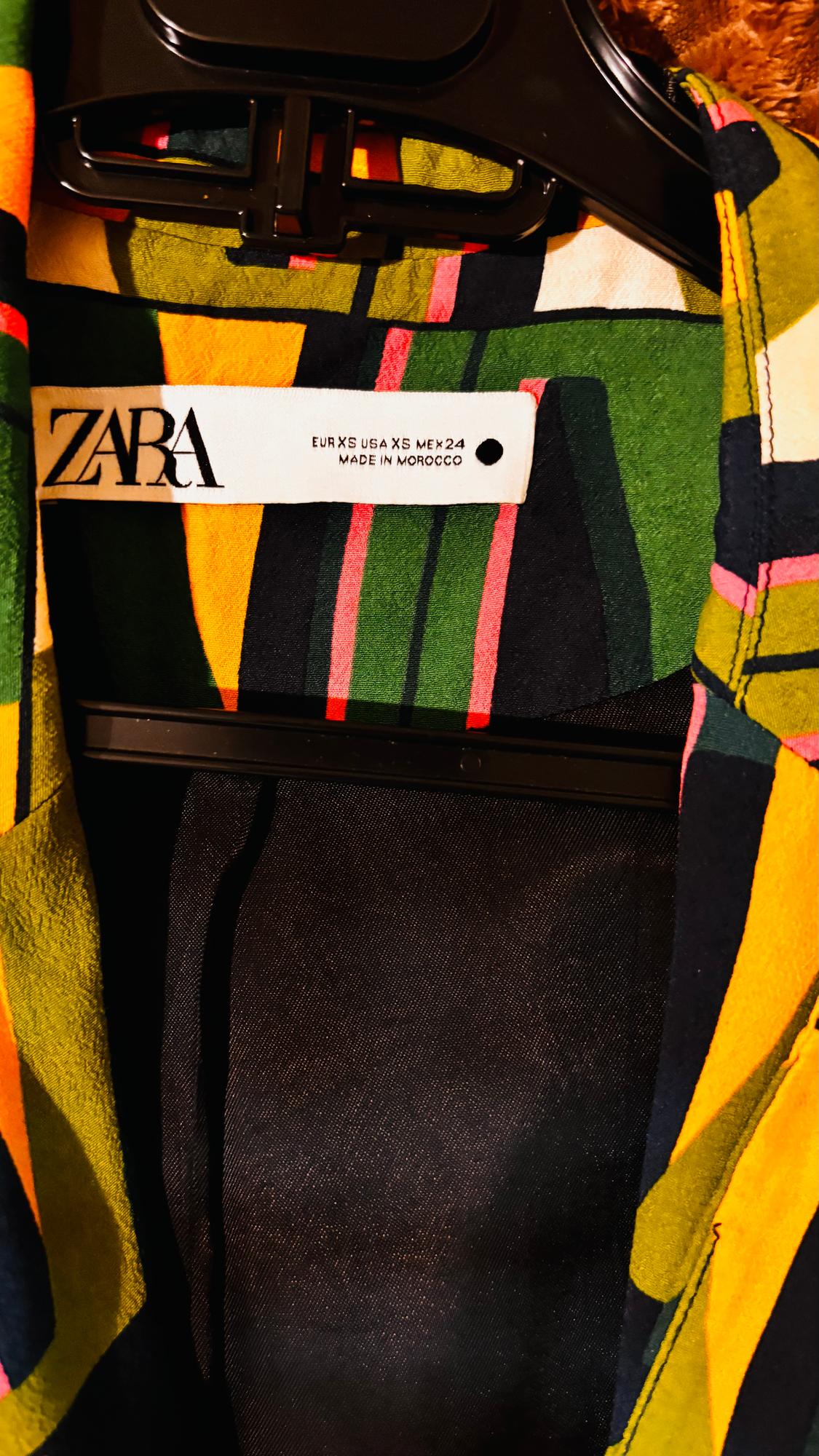 PRINTED VEST WITH VENTS - Image 3